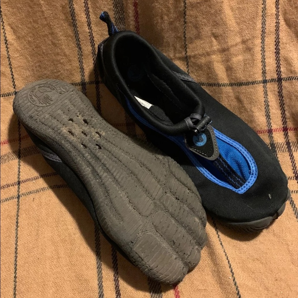 Water Shoes - Picture 2 of 2